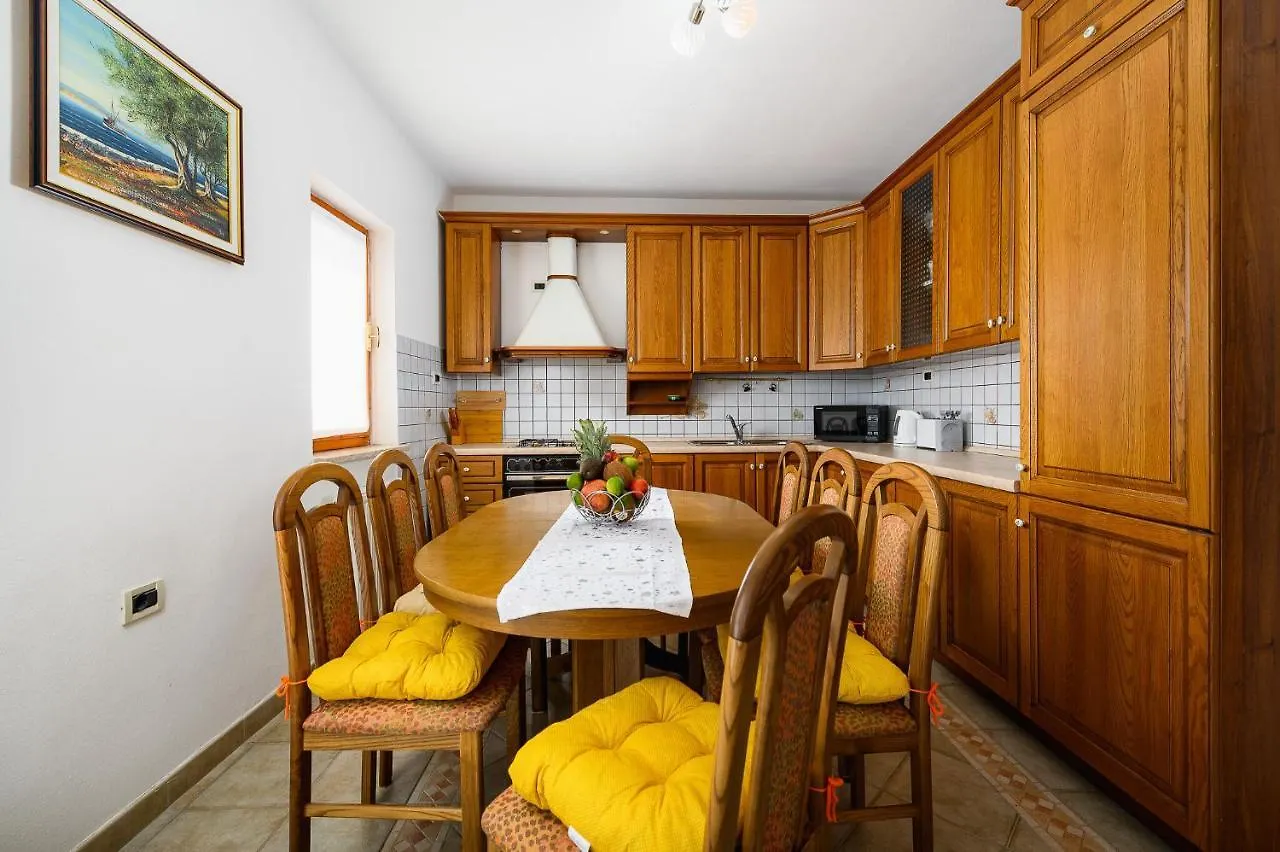 Apartment Paradiz Labin  0*, Labin (Istria)
