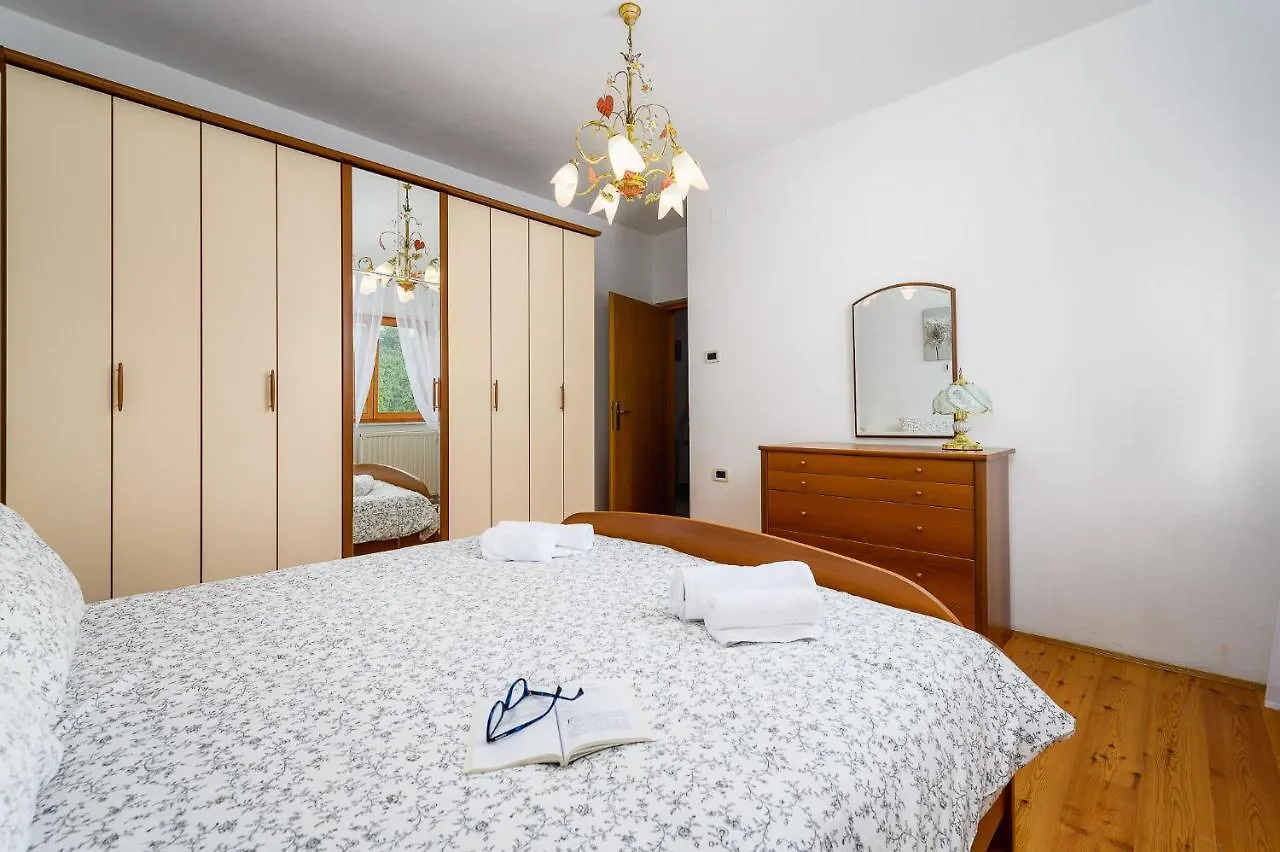 לאבין Apartment Paradiz
