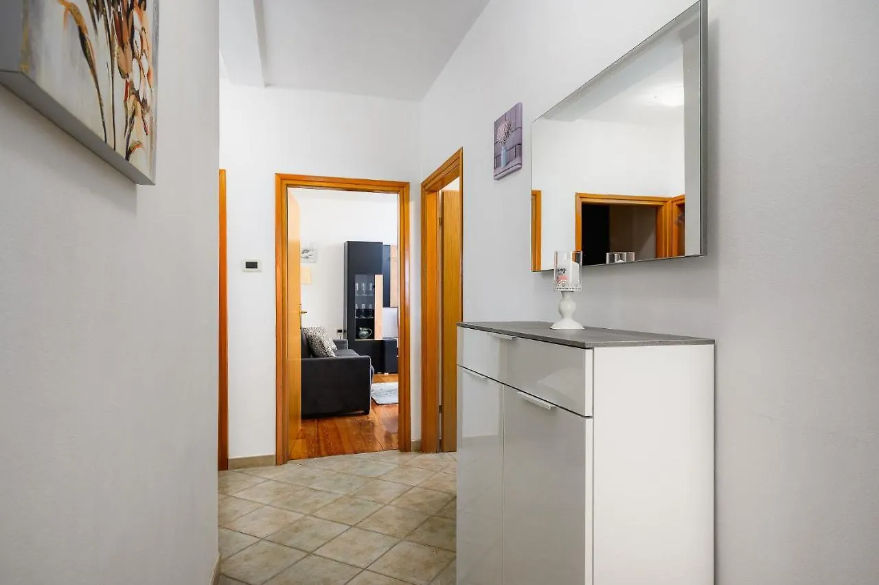 לאבין Apartment Paradiz 0*,  קרואטיה